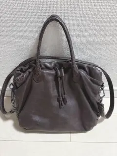 2025年最新】ボッテガヴェネタイントレチャートバッグの人気アイテム