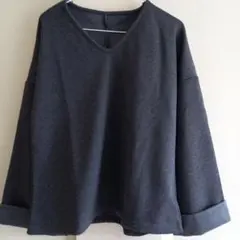 新品　タグ付き レディース　トップ カットソー　Vネック 長袖　M