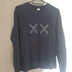 UNIQLO KAWS SESAME STREET ブラック スウェットシャツ