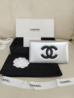 【新品・未使用】CHANEL 2つ折りウォレット