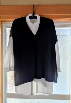 Vネックニットベスト