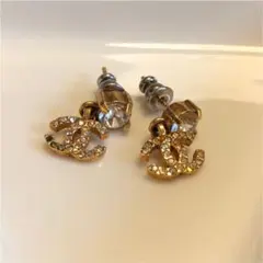 シャネルヴィンテージピアス 数カ所ラインストーンが落ちてます