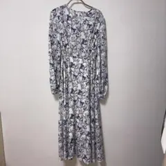 フレイアイディ 花柄長袖ロングワンピースのサムネイル