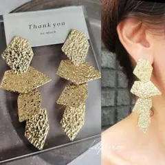 No.195 大ぶり✩.*˚ゴールドの不規則ゆらゆらピアス✩.*˚