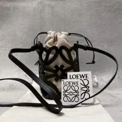 LOEWE Anagram Cut-out Pocket Bag Blackのサムネイル