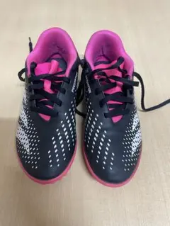 サッカー　トレーニングシューズ　21.5cm adidas Predator