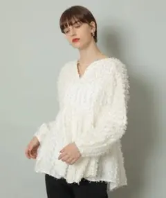 【新品タグ付き】CADUNE ペプラムブラウス