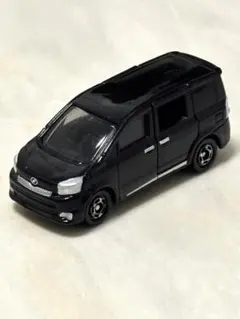 【非売品】トミカ VOXY 煌 IIIのサムネイル