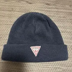 GUESSのニット帽のサムネイル