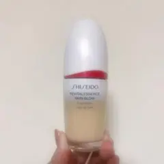 SHISEIDO エッセンス スキングロウ ファンデーション160