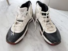 NIKE Jordan ホワイト/ブラック ハイカットスニーカー