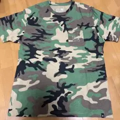 迷彩柄 スケートボードTシャツ