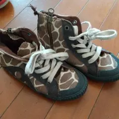 ハイカット スニーカーキリン柄20ブーホームズグラグラgap無印