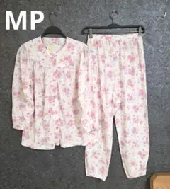 Item thumbnail for item 17598b83-4ad9-42e7-990e-4780bed3af27