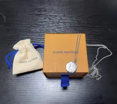 LOUIS VUITTON LVロゴペンダントネックレスのサムネイル