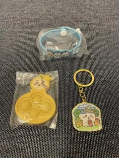 青森限定　ダイカット　ちいかわ ご当地キーホルダー うさぎ　すかいらーく