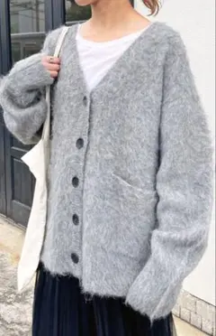 ((新品未使用))アルパカ混Ｖネックカーディガン　グレー