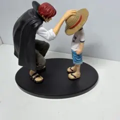 ワンピース シャンクス ルフィ フィギュア