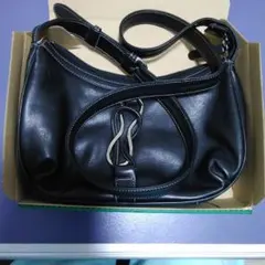 ウンガロ ungaro レザー ショルダーバッグ ブラック 美品 コンパクト