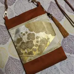 帯リメイクバック　ゴールド梅柄帯のサコッシュ