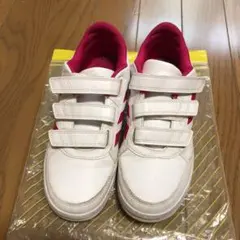 アディダス　キッズ　スニーカー