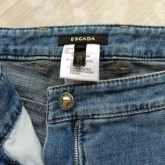 ESCADA デニムパンツのサムネイル