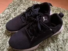PUMA ブラック スニーカーのサムネイル