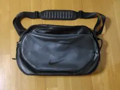 NIKE スポーツバッグ ブラック (超メルカリ市期間限定の値引中)のサムネイル