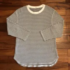 GU白黒ストライプ Tシャツ
