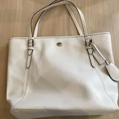 【美品】コーチ　ホワイトトートバッグ　A4入ります