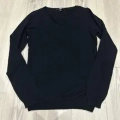 春ニット　黒　UNIQLO　コットンカシミヤニットセーター　薄手ニット　セーター