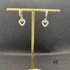 ハート型フープピアス