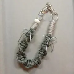 パラコード　ストラップ　ハンドストラップ　スマホストラップ　グレー　リボン