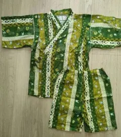 くろわっさんすべべ 緑系 花柄 甚平 130 サイズ カエル柄