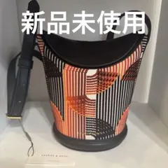 【新品】CHARLES ＆ KEITH アウレア プリントニットバケットバッグ