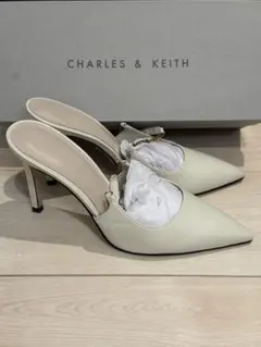 CHARLES & KEITH チェーンストラップ パンプス 36のサムネイル