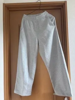 グレー ストレートレッグ スウェットパンツ