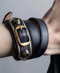 【極美品】BALENCIAGA ブラックレザーバングル 2026年最新】BALENCIAGA カラー：ブラック系 メンズ ブレスレットの