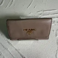 PRADAプラダ　キーケース サフィアーノレザーピンクベージュ
