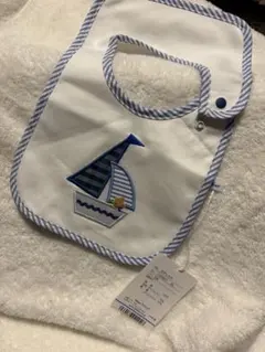 新品未使用　ファミリア　スタイ・よだれかけ 各一枚