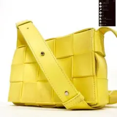 近年極美品！ボッテガヴェネタ カセット マキシイントレチャート ショルダーバッグ