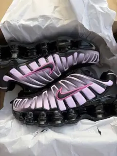 本日限り！ 新品未使用NIKE W NIKE SHOX TL ブラック/ピンク