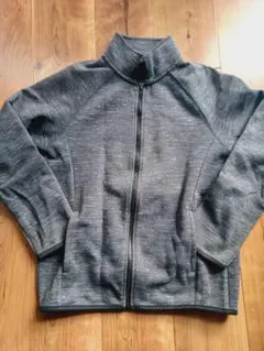 グレー ジップアップ 長袖パーカー　ユニクロ　UNIQLO　150 キッズ　子供