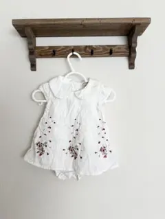 petit main 刺繍入りホワイトロンパース