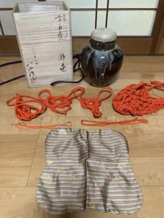 茶道具 黒織部 沓形茶碗 表千家十三代即中斎書付箱 M R5693 - メルカリ