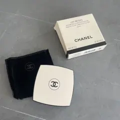 CHANEL LES BEIGES light パウダー　ファンデーション