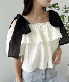 【新品未使用】取り外せる肩リボンフリルブラウス オフホワイト ナイスクラップ