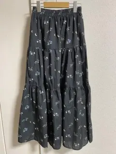 花柄スカート　蝶　ブラック　ロングスカート　M-Lサイズ