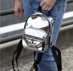 《新品未使用》adidas リュック　ミニリュック　シルバー　バックパック