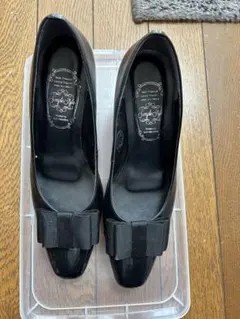 お値下げ。‼️リボン付きブラックパンプス 23.5cm
